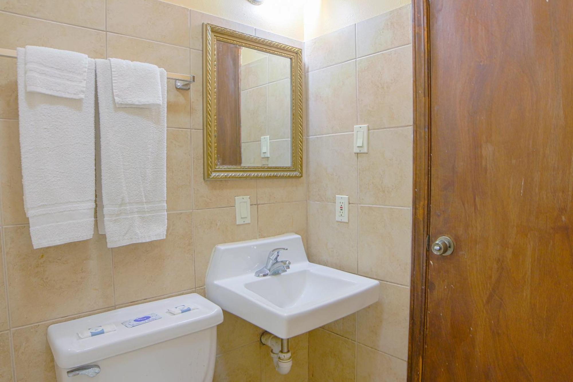 Economy Inn By Oyo Lockport Near Houma Luaran gambar